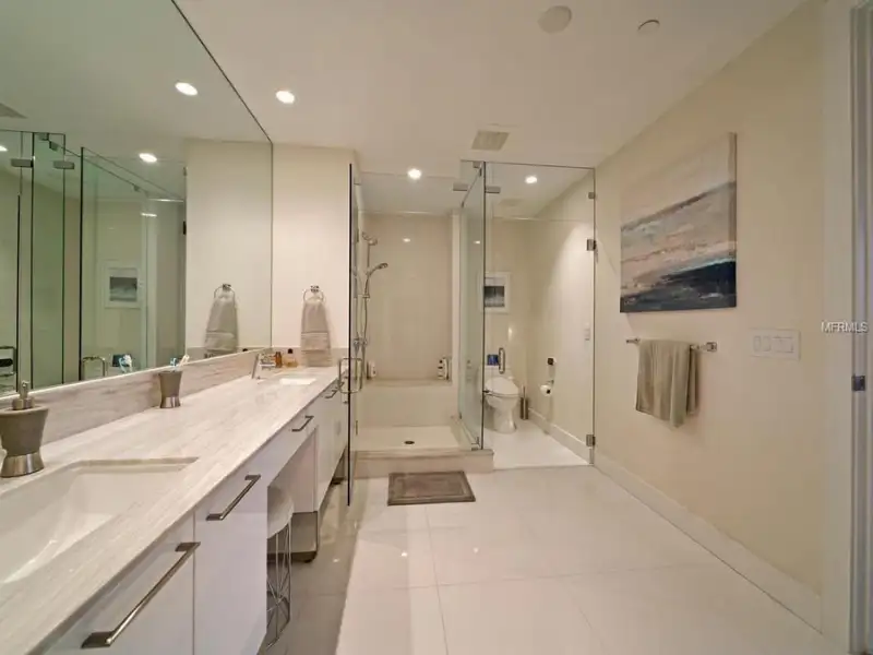 The Vue master bathroom